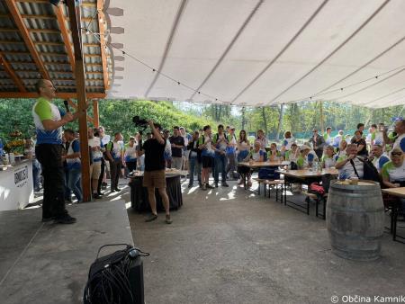 Pomoč pri urejanju športnih igrišč in igrišč pri kamniških šolah in vrtcih (3)